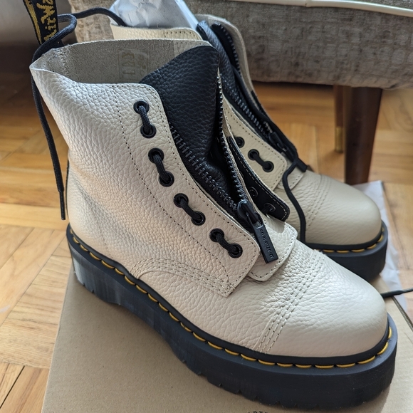 Dr. Martens Shoes - Dr. Martens Sinclair Parchment Zip Up Boots (NIB sz 10)